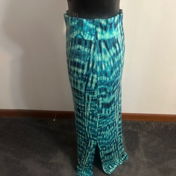 a.n.a. Blue/Green abstract pattern high waist maxi skirt, size M - Picture 2 of 5